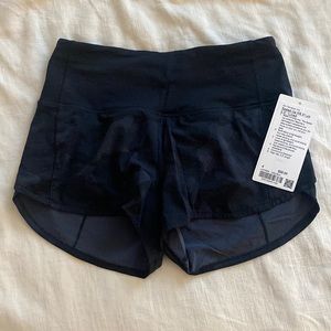 Lululemon High Waisted Speed Up shorts 2.5” Camo